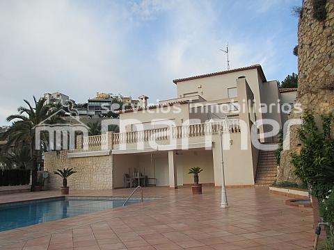 Chalet Independiente en Excelente Estado en la Urbanización de Cap Blanc!!!!