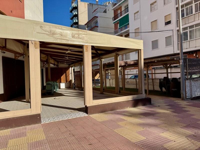 Restaurante con Licencia de Actividad en Vigor y en Buen Estado Situado a 20 Metros de la Playa y del Paseo Marítimo de Cullera Consúltenos!!!!