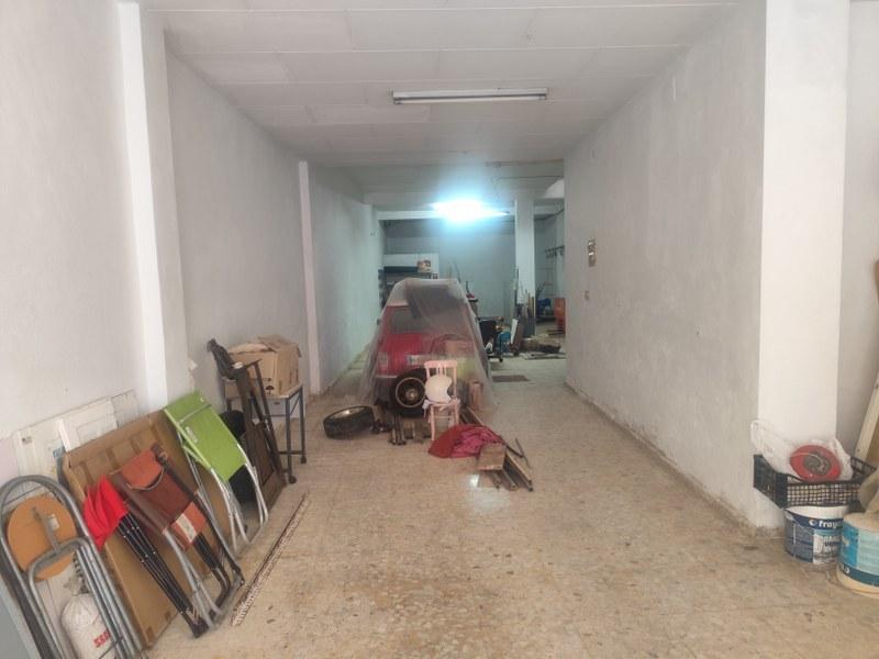 Local Comercial o Planta Baja para Estacionar Vehículos o para Darle Uso de que se Requiera en Pleno Centro del Pueblo de Cullera Oportunidad!!!!