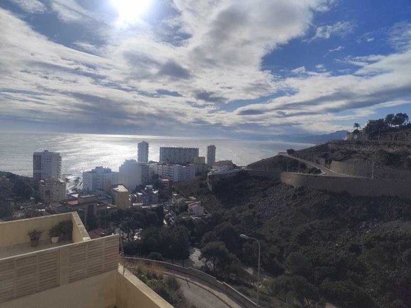 Playa del Faro Apartamento Reformado y Amueblado con Vistas Espectaculares al Mar Piscina Comunitaria y Plaza de Garaje en Propiedad Oportunidad!!!!