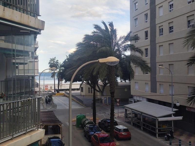 Playa de San Antonio Vistas Laterales al Mar y a la Calle Reformado y Amueblado 2 Habitaciones y 1 Baño Completo con Plato de Ducha Oportunidad!!!!