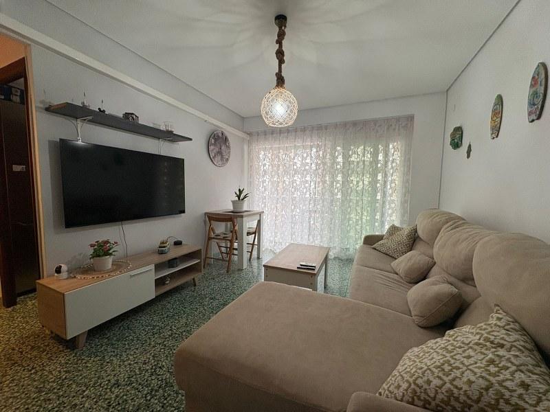 Apartamento Zona San Antonio 2 Habitaciones y 1 Baño Completo en Excelente Estado Garaje Comunitario con Plaza Asegurada y a 100 Metros de la Playa!!!!