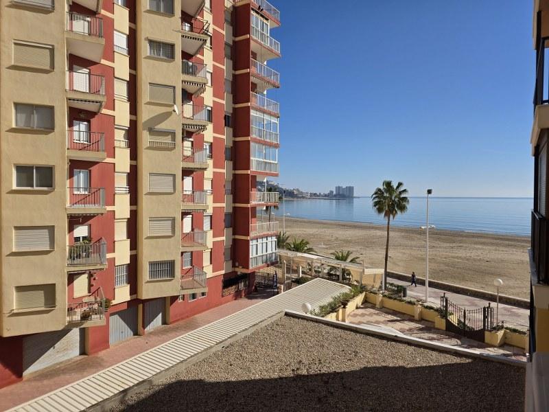 Playa del Racó 1ª Línea con Vistas Laterales al Mar Semi-Nuevo y Totalmente Amueblado y con Complejo de Piscina, Tenis, Club Social, Etc.... Consúltenos!!!!