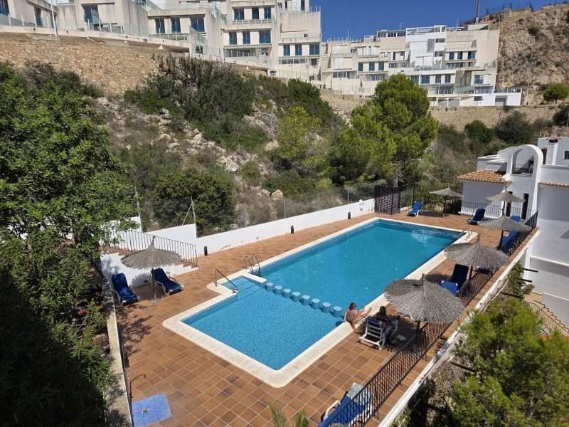 Chalet en la Playa del Cap Blanc de Cullera 226 Metros Cuadrados de Vivienda con Piscina Comunitaria y Garaje Cabina Cerrada Oportunidad!!!!