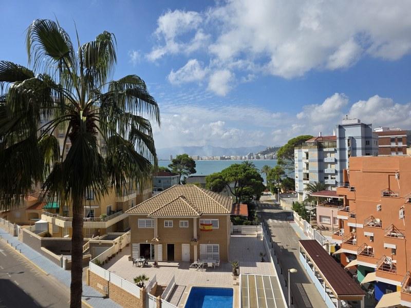 Playa del Faro de Cullera 3 Habitaciones Dobles y 1 Baño Completo Vistas Frontales al Mar y Plaza de Garaje Comunitaria con Acceso Directo al Mar Oportunidad!!!!